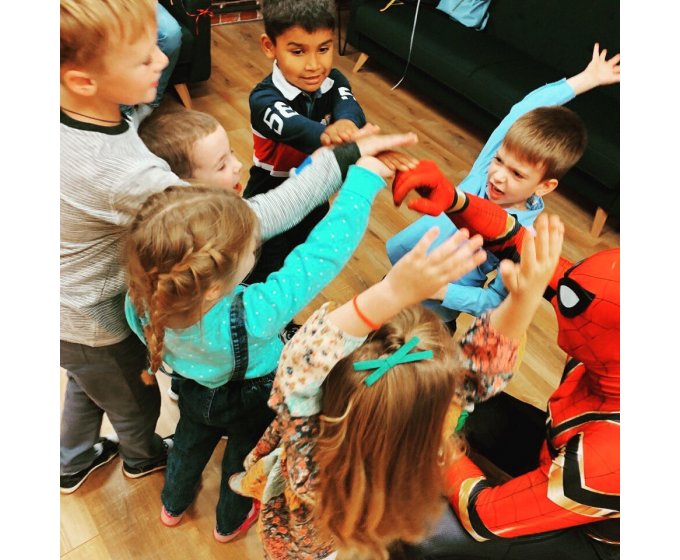 Аниматор Человек-паук заказать в Минске - студия Улетные Качели