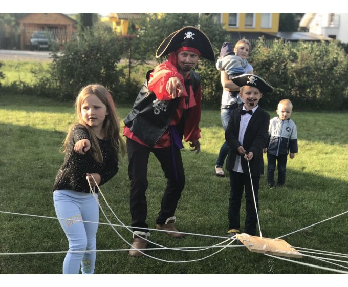 Аниматор Пират заказать в Минске - Улетные Качели