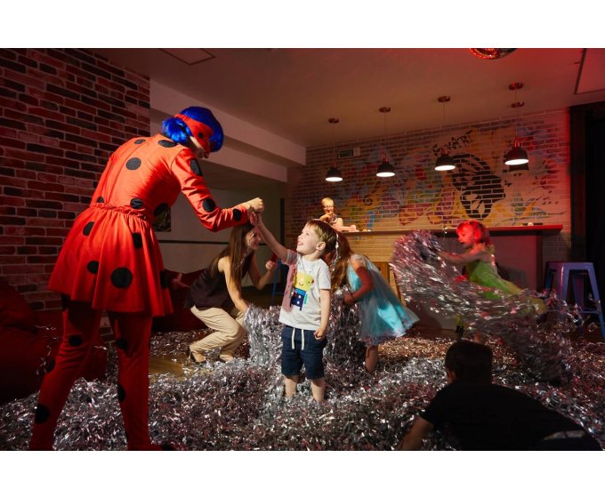 Аниматоры Леди Баг и Супер Кот заказать в Минске- студия Улетные Качели